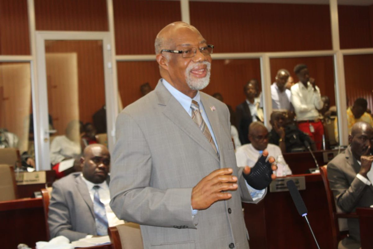 iiam_ribsbee's tweet image. HAPPY 70th birthday Pops!!!! Look atchooo growing up on meee 😆 gotta love this dude man, he thinks he's a comedian 😆 but really he's a lawyer and current sitting senator in Liberia 🇱🇷 running for re-election. Long nights, early days, one thing for sure #TeamSherman always WINS