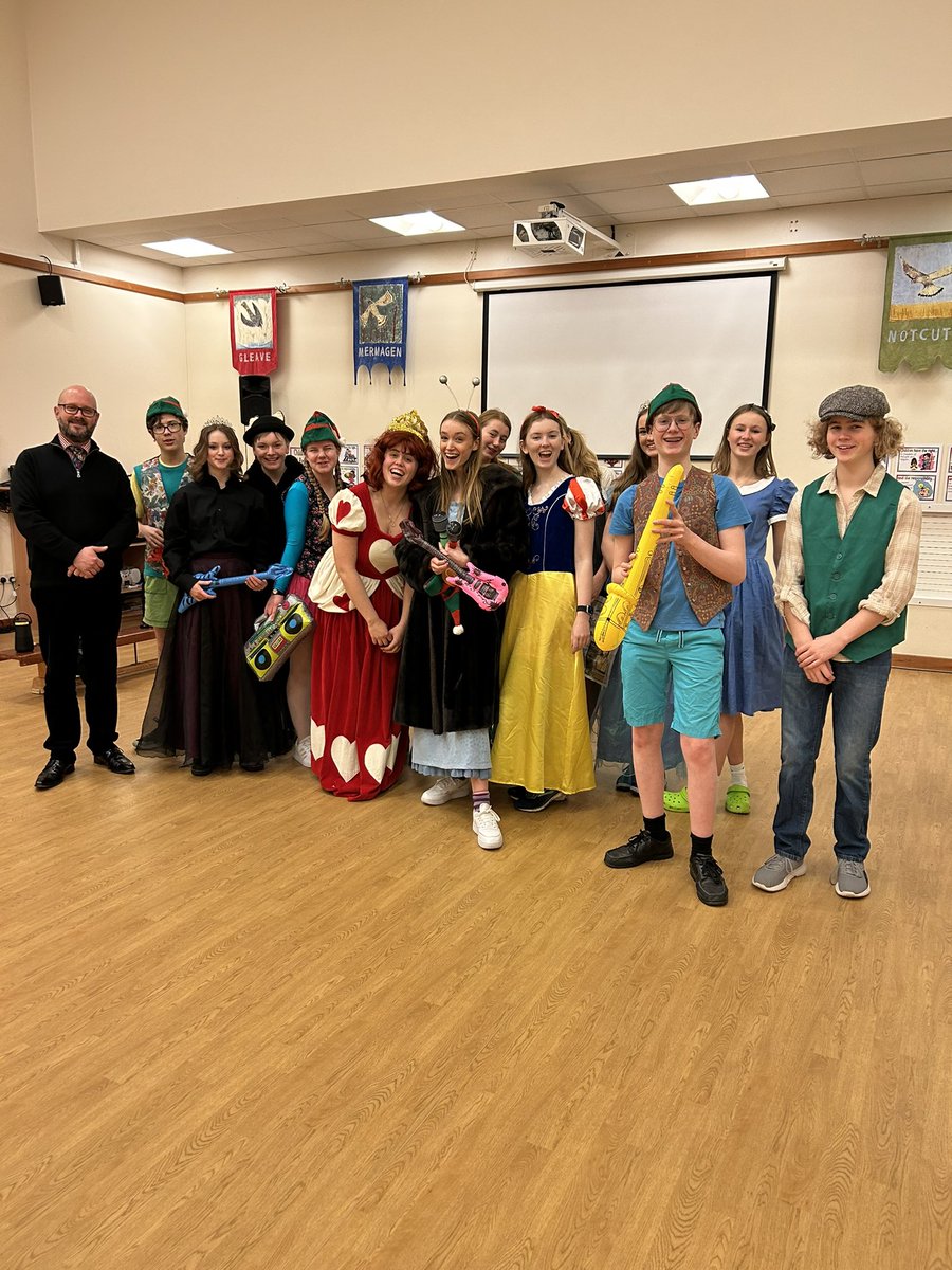 Getting ready for our last Panto of the season <a href="/IpswichPrepSch/">Ipswich Prep School</a>  #panto #itsbehindyou <a href="/IpswichMusic/">Ipswich School Music</a> <a href="/ipswichschool/">Ipswich School</a>