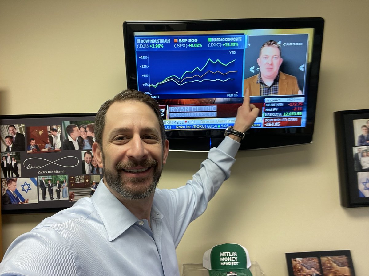 Lawrence_Sprung's tweet image. I spy a man who makes finance truly entertaining….

@RyanDetrick on @SquawkCNBC chatting with @JoeSquawk and @BeckyQuick 

#lifeatCarson #findyourfreedom #fintwit
