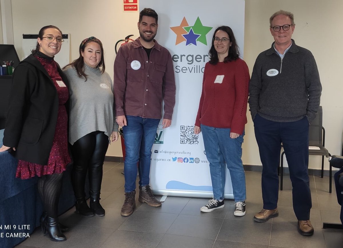 Esta mañana nos han visitado de la <a href="/CatedraAutismo/">Cátedra de Autismo</a> para establecer vías de coordinación de cara a mejorar la accesibilidad y la atención de la comunidad universitaria TEA. #NingunTeaSinDerechos
#DiscapacidadSocial
#DiaInternacionalAsperger
#Asperger
#DISA2023
#AspergerTeaSevilla