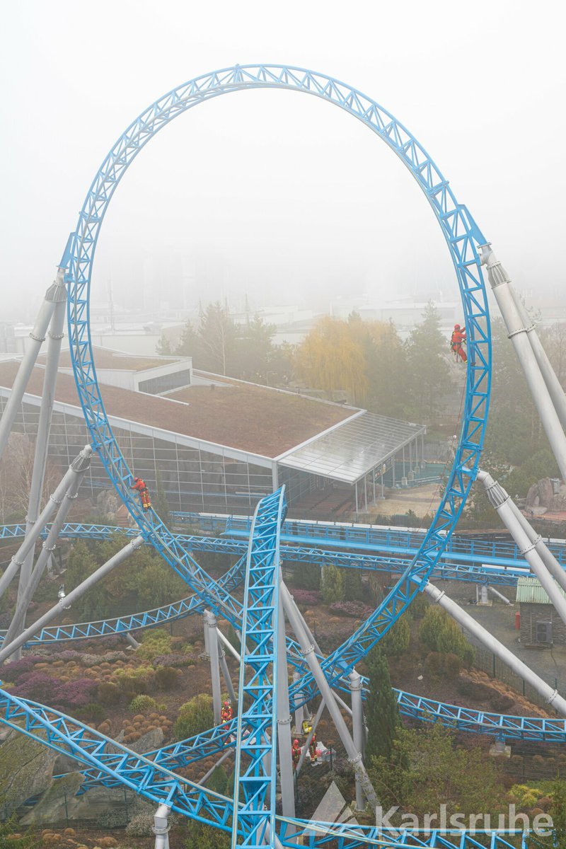 Mackadam_EPinfo's tweet image. Les sauveteurs de Karlsruhe prennent de la hauteur à #EuropaPark.

Les sauveteurs de Karlsruhe ce son entraîné sur le #BlueFire et #Wodan, avec le soutien des pompiers d'Europa-Park pour s'essayer à différentes techniques de sauvetage spécial.