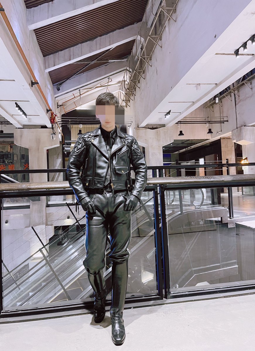 L-Leather tweet media