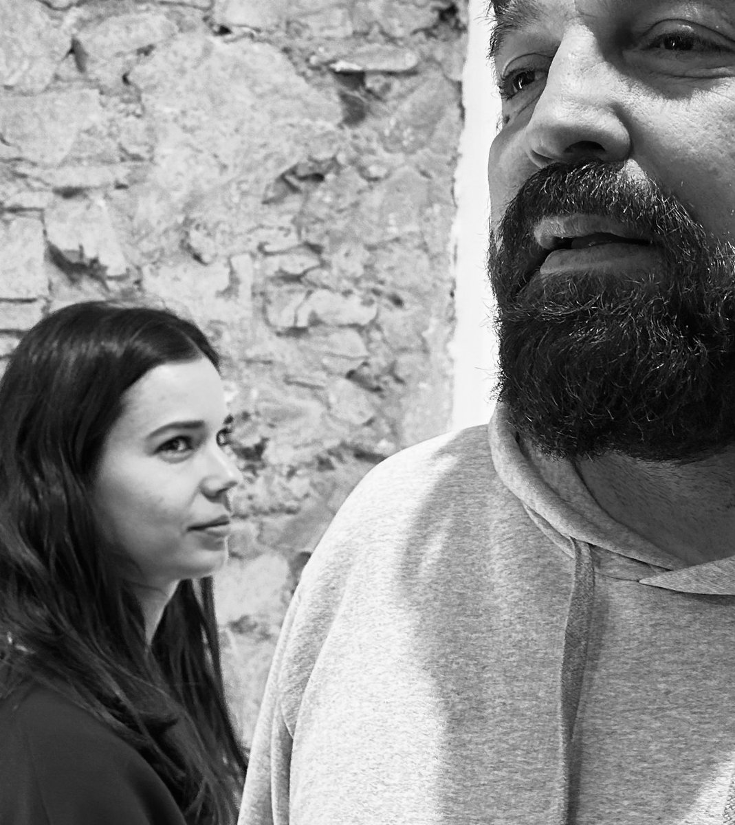 MFArmenteros's tweet photo. Primer encuentro.
Primer ensayo.
Laia y Hovik.

Un amor, de Isabel Coixet. 
Gracias, Sara Mesa.

📷 Coixet, cómo no! 

@buenapintamedia &amp; Perdición. 

Un regalo de equipo y reparto. https://t.co/ItfA6eUJib