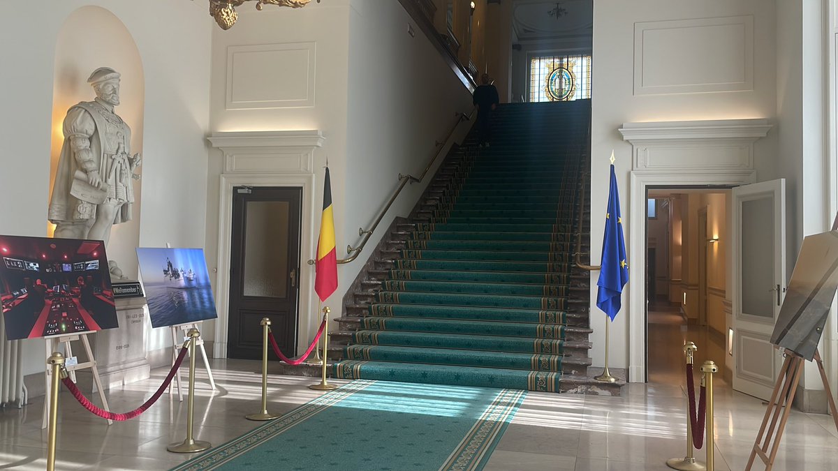 AlexandreNoppe's tweet image. Aujourd’hui à @LaChambreBE, questions sur les pensions, le squat #ruedespalais et les décisions du #CNS. Pour en parler, à mon micro sur #LN24 entre 14h30 et 16h, @SimonMoutquin, @karinelalieux, @FranckenTheo…  @LesNews24 #LesCouloirsDeLaChambre