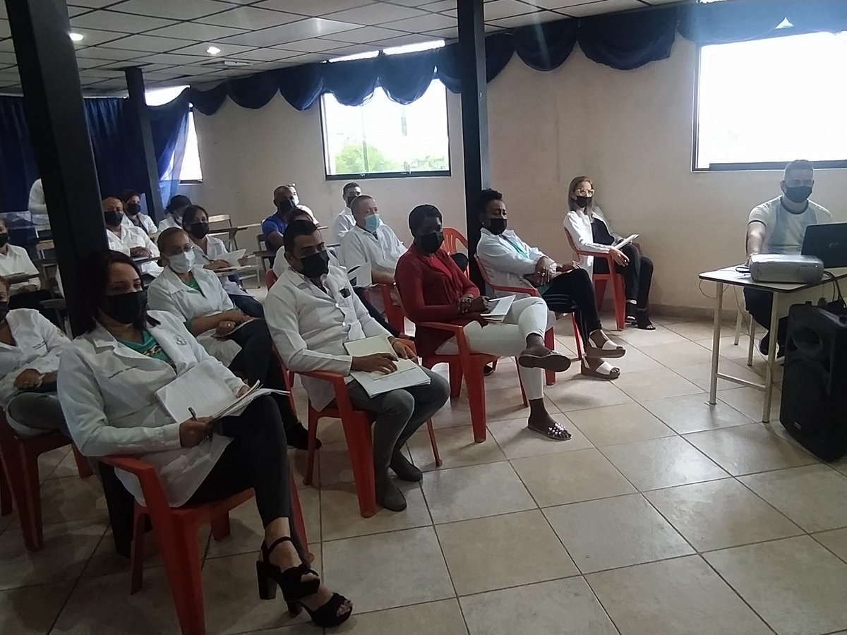 El Dr. Misael Arias Reyes, jefe de la Misión Médica Cubana en #Venezuela (en funciones); preside Consejo de Dirección en el estado #Yaracuy; por el estado preside la Dra. Tania Frometa Parra, jefa Misiones Sociales.

💖#CubaPorLaVida 💖#MejorEsPosible 🇨🇺