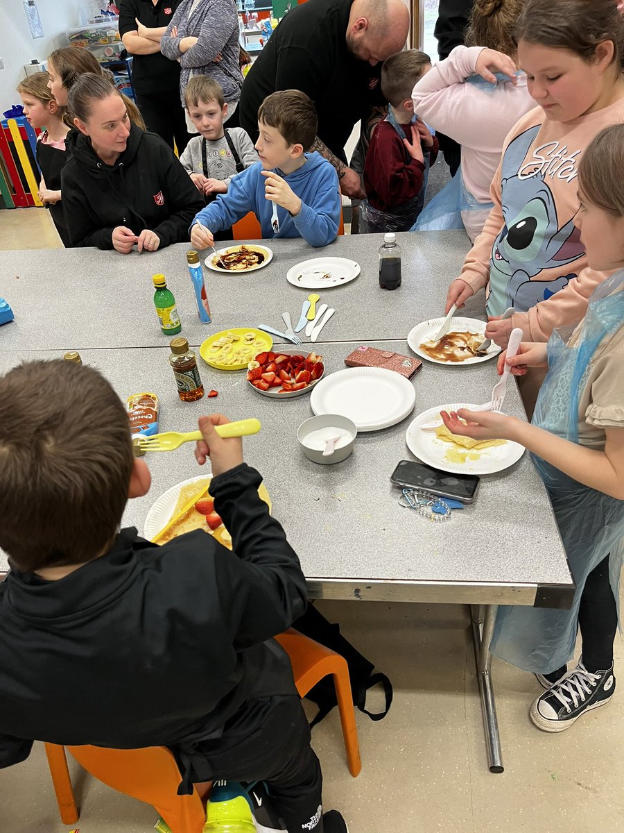 Lisa Fowles tweet media