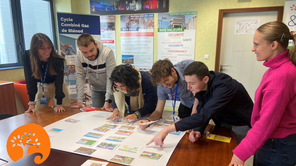 🆕 au #CCGBlénod ➡️ La #FresqueDeLaBiodiversité 🌿
L’objectif⁉️ Continuer à sensibiliser nos équipes aux enjeux de #biodiv.

Bravo à notre alternante #QSE pour cette 1️⃣ère animation pédagogique et collaborative !

Venez découvrir cette fresque, écrivez à visite-blenod@edf.fr👋