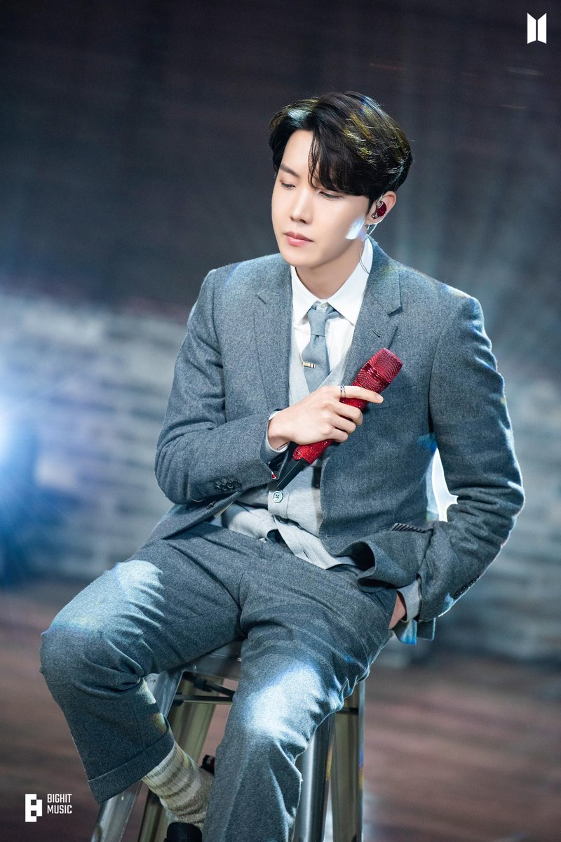hanpanm7n's tweet image. I can’t pinpoint the moment I truly fell in love with this man, but I haven’t looked back since ♥️

#jhopeday #streamjitb