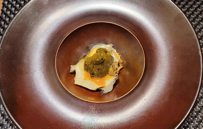 白子お吸い物、カニ茶碗蒸し、あわび寿司、海老寿司。 