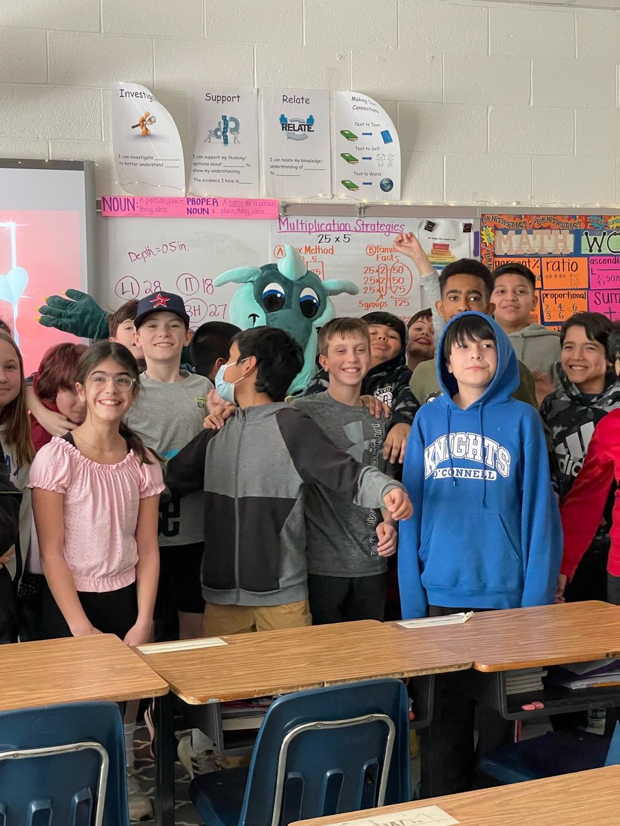 DanielsRunES's tweet photo. Pickles the Dragon had a big impact on Daniels Run students. Thanks for helping us celebrate Valentine's Day #fcpsr5 https://t.co/MZtjjKQccC