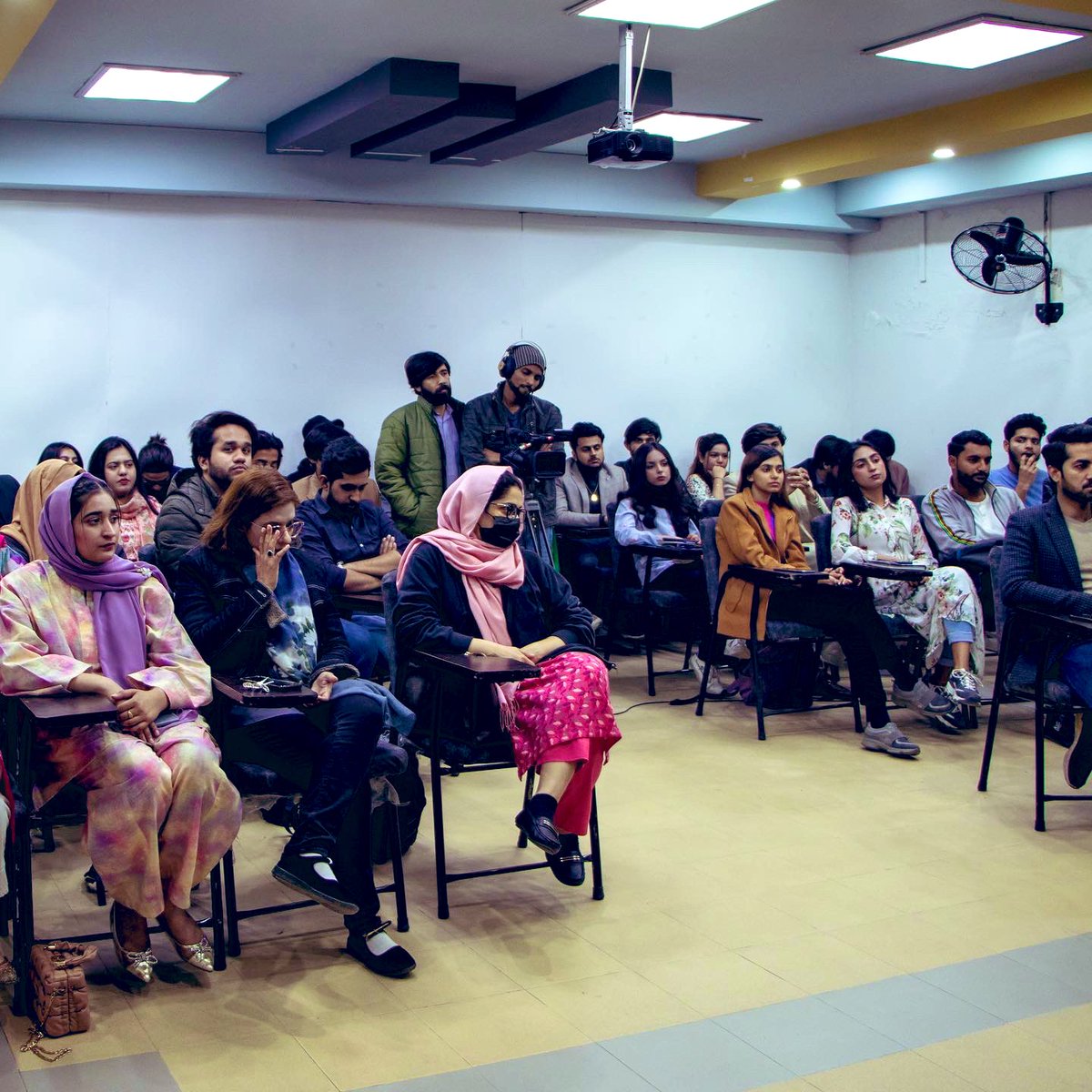 ayeshamwattoo's tweet photo. It was an honour to be guest speaker at University of Lahore on #WorldRadioDay2023 to discuss the theme of this year by #UNESCO which was #RadioForPeace . That how radio can contribute in peace building .
@UNESCO @UNinPak @UN https://t.co/DSCS6IBCTi
