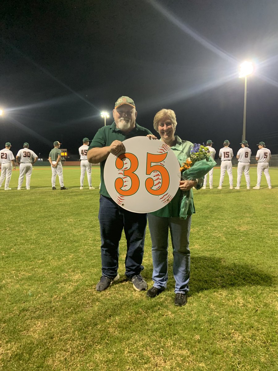 WarhawksBB's tweet photo. Great moment last night at Brinker Field honoring Nate Richardson and the Richardson family. #35 Forever #Warhawks https://t.co/rWyees94Q7