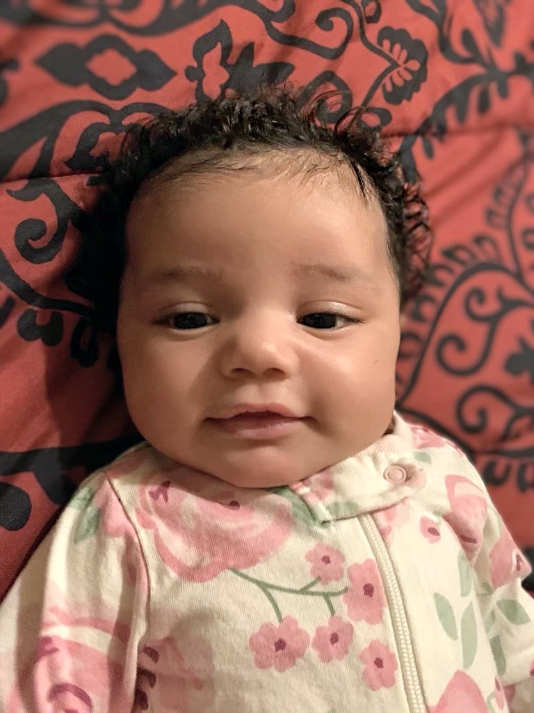 ZayThaGod's tweet photo. Imma make my newest edition a model 🙏🏽💜👶🏻
#babyfever #modelbaby #girldad #mixedbaby #beautifulbaby #babygirl #infants #gorgeous #cute #trending #repost https://t.co/ZDn9j0biUv