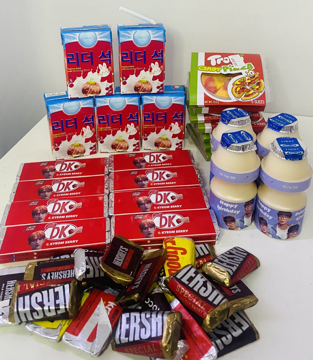 9HWWJ6's tweet photo. DK BIRTHDAY GIVEAWAY 🍓

(3) winners of dokyeom sweets kit: paperbag, postcards, photocards, trolli, chocolates, yakult &amp; dutch mill

🥤rt &amp; like 
🥤reply with your favorite photo of dk
🥤strictly 1 reply per account only
🥤sf will be shouldered by the winner
⏱️ Feb 17, 11pm MNL https://t.co/7Dk8O41PhF