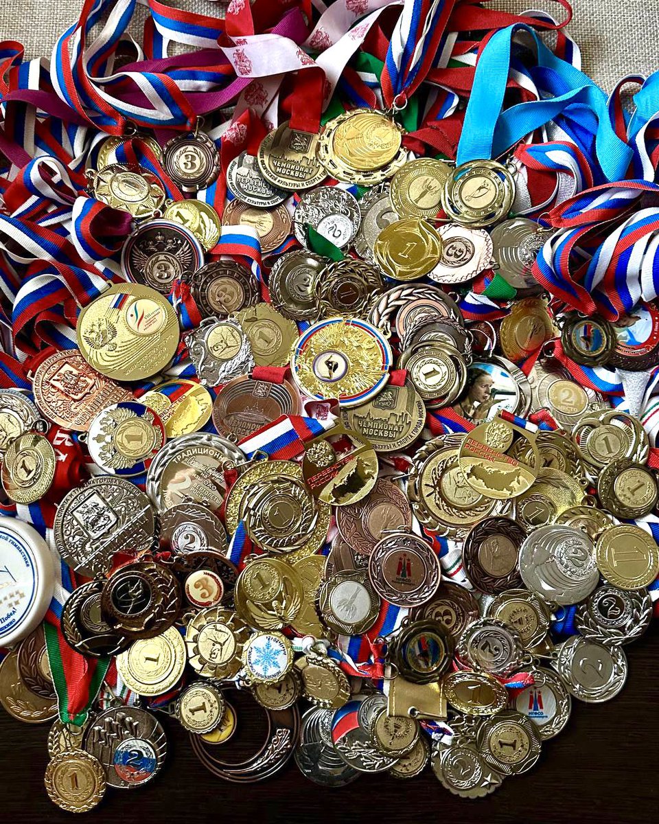 GM❤️🏆
I've been in professional sports for 12 years 🤸🏼I've participated in championships more than 100 times, won medals and cups🥇
I decided to combine sports and art in one 🎨 And I'm happy to announce my 3rd collection "EQUILIBRIUM"🙏🏼🥳