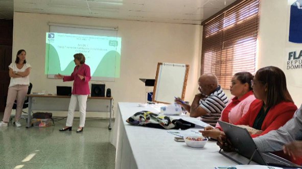 sectvulnerables's tweet photo. ¡Estamos comprometidos a continuar capacitando a nuestro personal!
Desde nuestro plan piloto: "Implementación de Mediación Comunitaria en Santo Domingo Este" estamos impartiendo el Curso de Herramientas básicas para la Mediación Comunitaria. Dictado por Katy Civolani. https://t.co/7Ll0rMPVwp