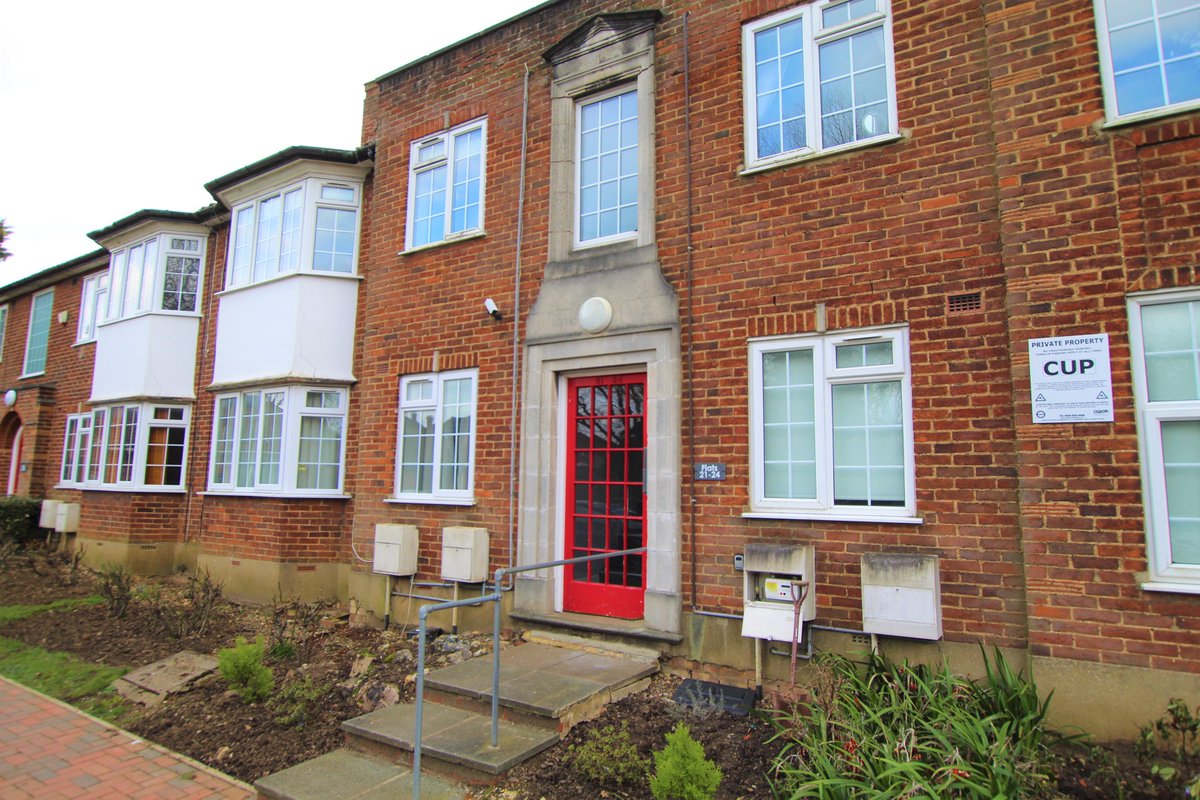 Hamways's tweet photo. Available to Let ⭐️The Grange, N20 #OTM £1,550 pcm
Hamways are proud to present this excellent two-bedroom apartment in a quiet, private &amp; well-kept estate.

Details: https://t.co/93FQfY1XRT

#movewithus #enquiretoday #popularlocation #refurbishment #modern #tolet https://t.co/ymwbni5zIf