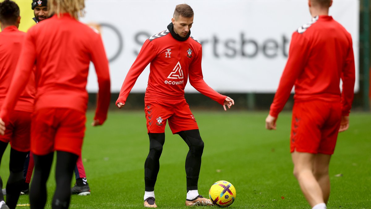 SouthamptonFC's tweet image. In the lab 🔋

📍 Staplewood Campus