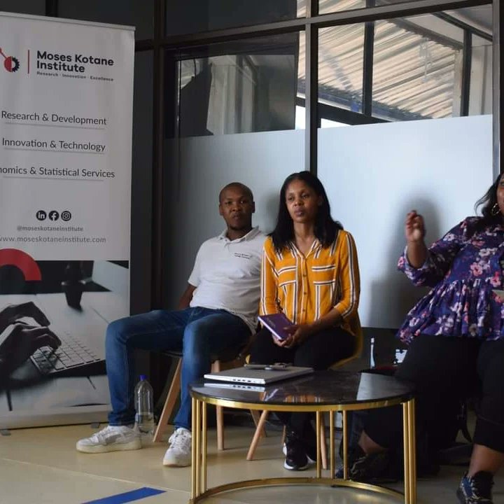moseskotaneinst's tweet photo. MKI Digital Centre Roadshows❗️❗️❗️
Stop no: 2 Jozini Digital Centre, at eNdumo, Jozini.
#MKI
#digitalcenter
#Roadshows
#innovation
#Accenture https://t.co/cuHRHq0cAb