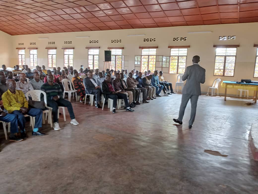 Gihundwee's tweet photo. @HabitegekoFran1 @DrKibiriga @AnnemarieDukuz2 None tariki ya 16/02/2023 mu Murenge wa Gihundwe habaye igikorwa cya Launching ya Mutuelle de santé 2023-2024.Frw yose yabonetse ni 9,160,000
Hashimiwe abafatanyabikorwa ku bufatanye  muri mobilisation no kwishyurira abatishoboye. https://t.co/B9PbhN3uAX