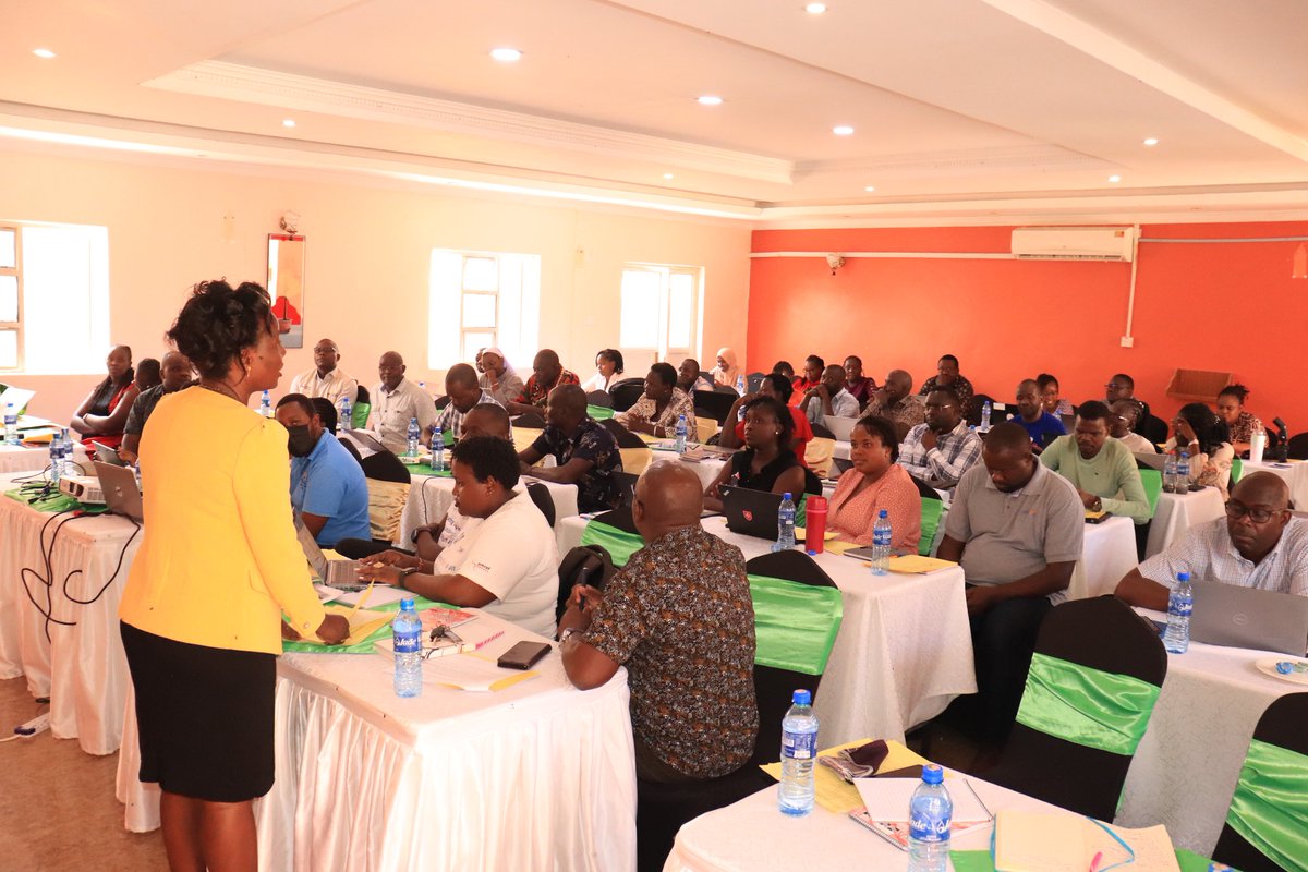 TurkanaCountyKE's tweet photo. Turkana County Health Dept, led by CCEM Dr. Anthony Apalia &amp; CCO Peter Lomorukai, hold a two-day forum with over 25 health partners organisations with the objectives; organisation introduction, highlight thematic areas, resources and areas of operation. https://t.co/FcUc9RjwMT