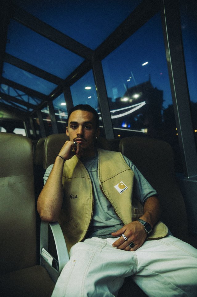 Following a run of acclaimed club-ready singles, Nate Brazier (<a href="/natebrazierr/">Nate</a>) has released his debut EP 'YSK"

Working with creative director Arran Ashan to create a 6-track visual EP we are introduced to Nate’s nocturnal world

🔗 - oculate.uk/archive/natebr…