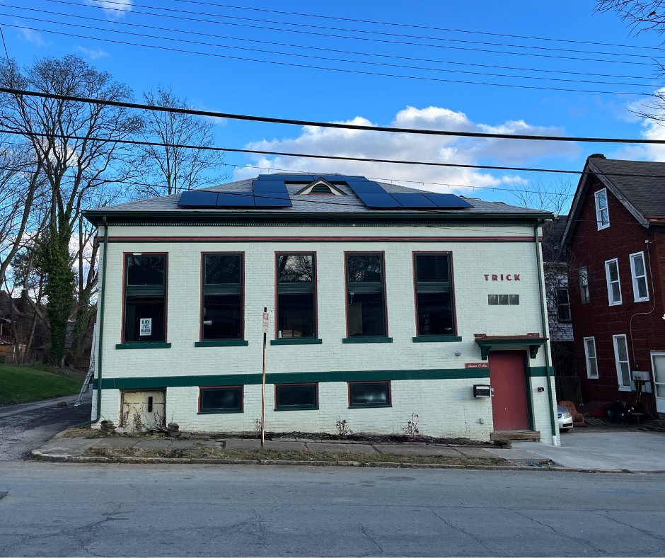 EISSolar's tweet photo. Don’t miss our #NEWSolar roof mount installation in Wilkinsburg! This system contains 30 REC Alpha Pure Black 400W panels and is expected to produce over 12,670 kWh per year! What are you waiting for? #GoSolar #EISSolar #Wilkinsburg #HarvestTheSun #RECGroup https://t.co/1J7kxwbQQO
