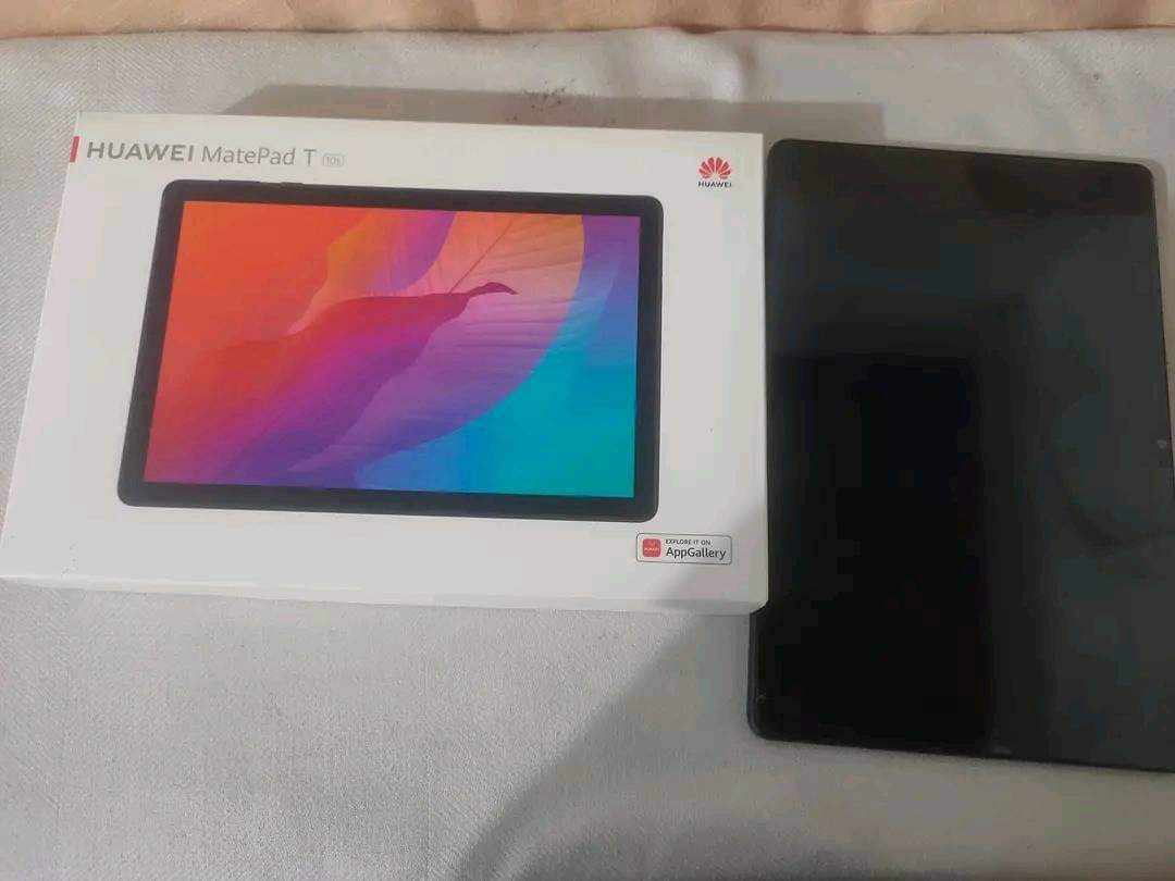Yleenawi's tweet photo. شباب رتوييت لو سمحتو
استعمال شخصي نضيف
 Matepad t10s  
شاشة كبيرة مقاس10.1 بوصة
 يدعم sim &amp; كرت ذاكرة مايكرو خارجيه
 سعة تخزينية مناسبة64/3قيقا
 بطارية سعة 5100 ملي أمبير.
المعالج : Kirin 710A 
 14 نانومتر
السعر 100 الف قابلة للتفاوض 
للتواصل انبوكس 
معاه الشاحن الاصلي والكرتونة https://t.co/wTNxcxrW2v