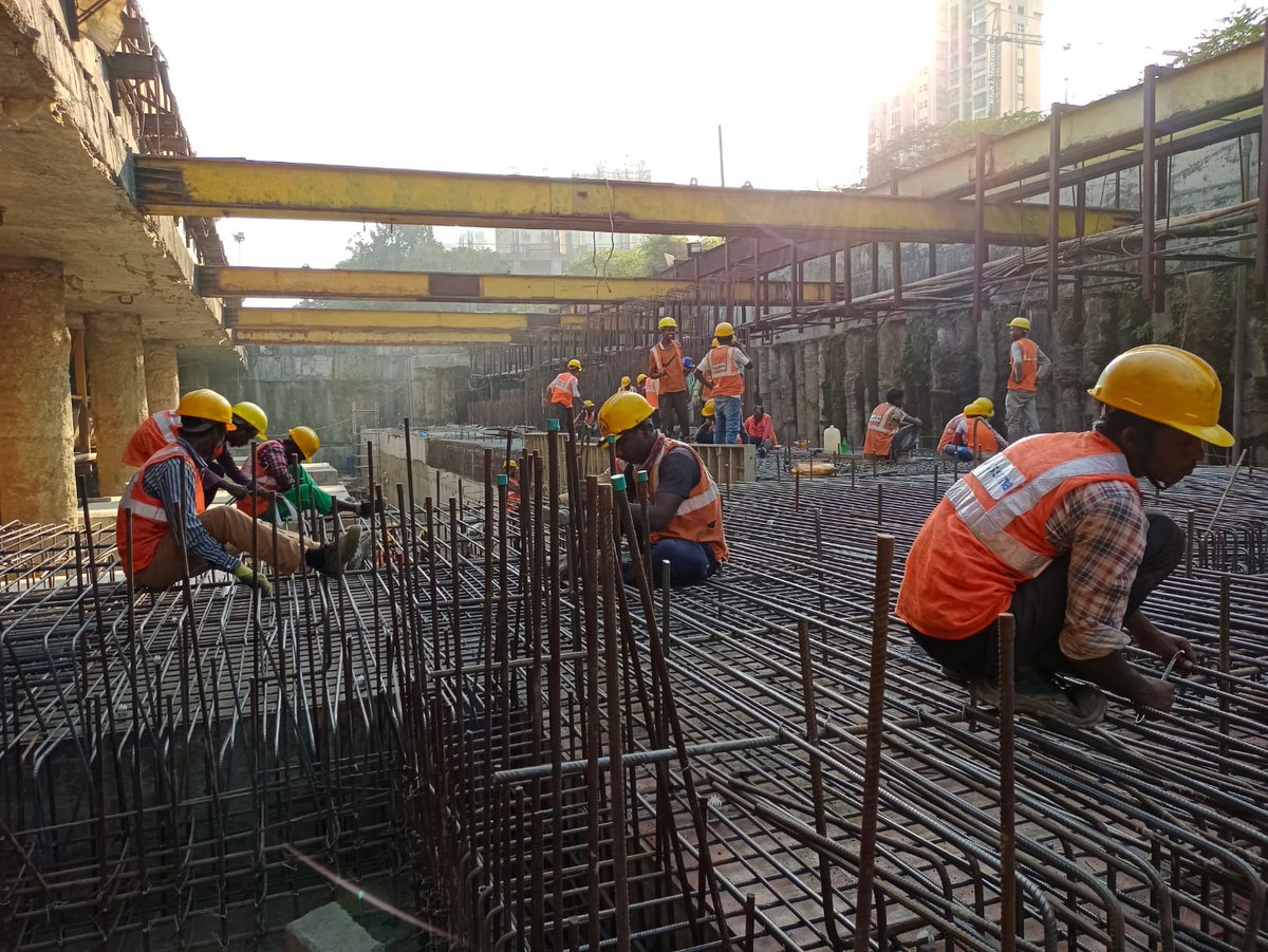 BJYM4Mumbai's tweet photo. Visuals of #Worli Metro Station of #Aqualine which will provide connectivity to Worli-Prabhadevi area which is not connected by any rail transport network.
#MumbaiMetro3 #Line3in2023 #ConnectingtheUnconnected https://t.co/HdvAxVai4u
