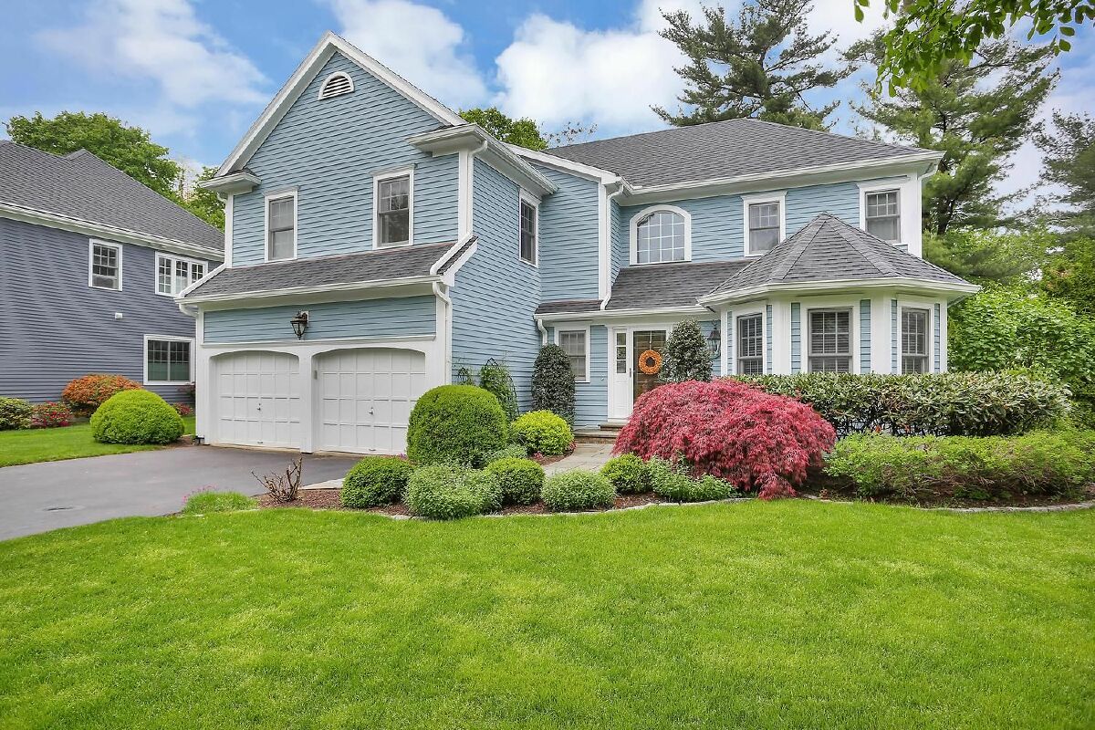 DonnaBulika's tweet photo. To help you craft compelling descriptions, we’ve teamed up with Mack to create a list of the best (and worst) advertising words for home selling. https://t.co/g3GTUWdVgQ https://t.co/XSzRyTLeag