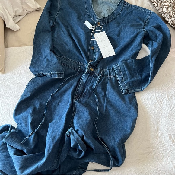 Sparkle_999's tweet photo. So good I had to share! Check out all the items I'm loving on @Poshmarkapp #poshmark #fashion #style #shopmycloset #bke #boutique #catherines: https://t.co/981tdWYKEZ https://t.co/OfyN5GtsFZ