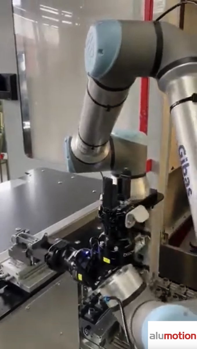 alumotionsrl's tweet image. Grazie al carrello ProFeeder X del nostro partner @EasyRobotics1 e ai bracci robotici @UR_Italy è possibile rendere ancora più fluida e continua l'attività di carico/scarico di una macchina utensile
linkedin.com/posts/alumotio…
➡️ #robotapplication