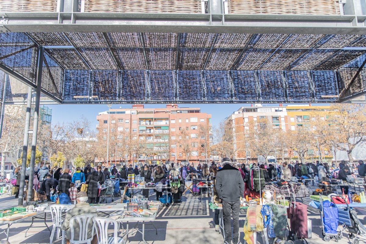 ElPratCiT's tweet photo. ‼ Atenció!

👉 Ja us podeu inscriure a la propera edició del Mercat de Segona Mà!

👉 Es durà a terme el diumenge 5 de març, en horari de matí, a l'emplaçament habitual. 

+ informació: https://t.co/Xyl7qNf8Zq https://t.co/p5t6OTNp3g