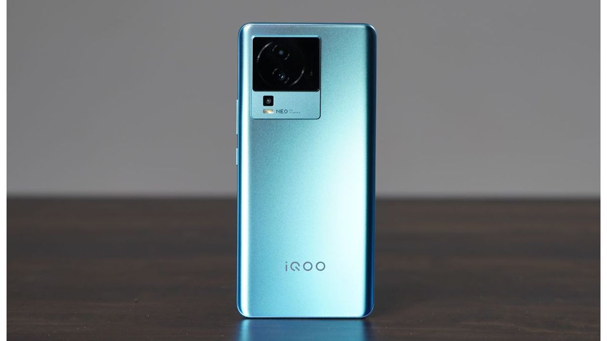 digitindia's tweet photo. The @IqooInd #iQOONeo7 performs well on all the promises that the brand had made for the smartphone, but the battery drains slightly quickly, writes @darabmansoorali in his review of the #iQOONeo7

#iQOO #PowerToWin #Review

https://t.co/gWHeIiaGAP https://t.co/vprcPAVetn