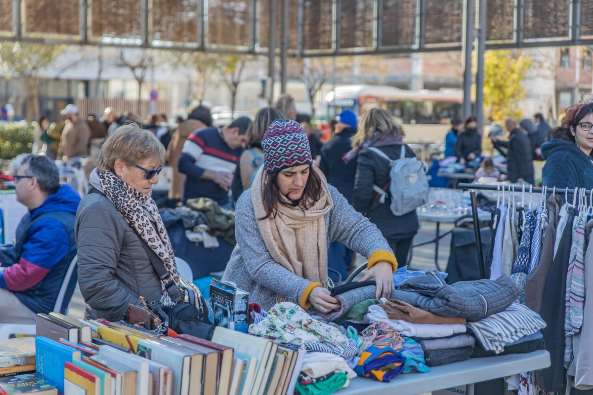 ElPratCiT's tweet photo. ‼ Atenció!

👉 Ja us podeu inscriure a la propera edició del Mercat de Segona Mà!

👉 Es durà a terme el diumenge 5 de març, en horari de matí, a l'emplaçament habitual. 

+ informació: https://t.co/Xyl7qNf8Zq https://t.co/p5t6OTNp3g