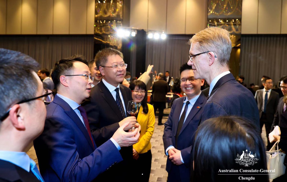 AusEmbChina's tweet photo. During his visit to southwest China this week, Ambassador Fletcher engaged with local business, government representatives, as well as Australian investors and alumni at receptions held in both @Chengdu_China and Chongqing. https://t.co/eihTVVtxmK