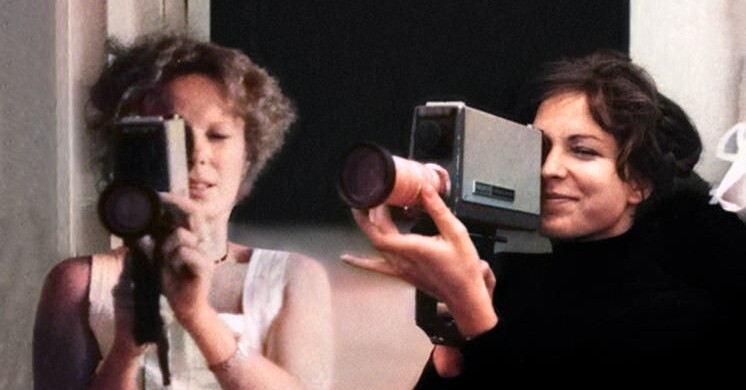 franceculture's tweet photo. "Sois belle et tais-toi !", "Maso et Miso vont en bateau", "SCUM manifesto"... Comment Delphine Seyrig et Carole Roussopoulos ont fait la révolution armées d'une caméra
➡️ https://t.co/MEEWf1YyFE https://t.co/MxFeGzoAMk