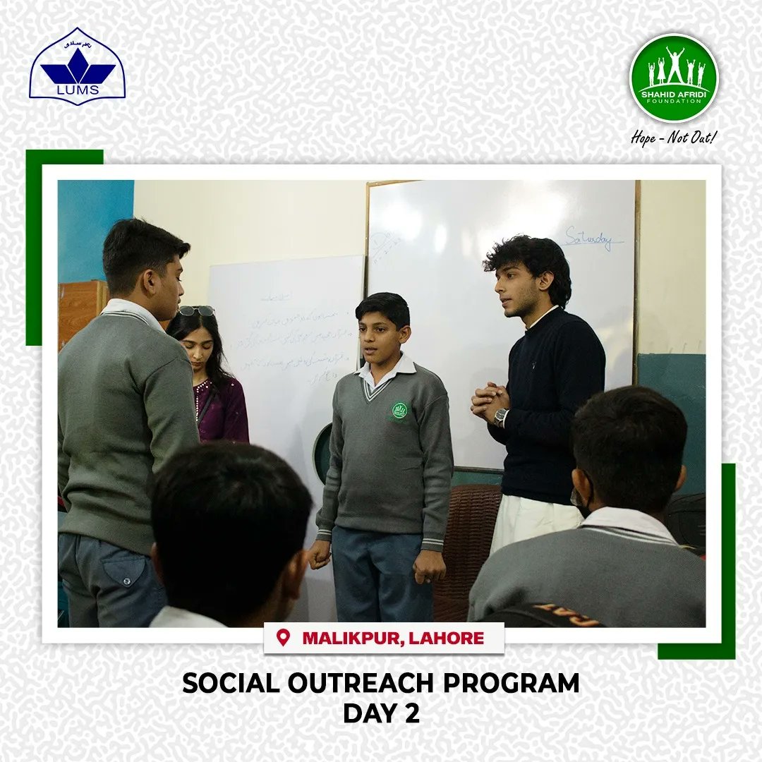 SAFoundationN's tweet photo. Day 2 of the Social Outreach program commenced with education on marketing and communication skills. Mentors from the Entrepreneurial Society at @lifeatlums engaged with #SAFstudents from PSO Campus, Malikpur, and had thorough discussions on communication skills. #HopeNotOut https://t.co/ghS2FCGZzN