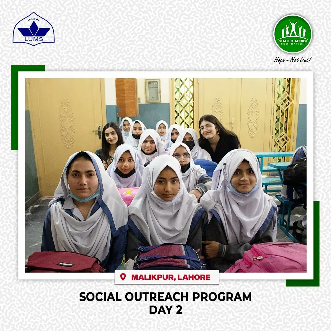 SAFoundationN's tweet photo. Day 2 of the Social Outreach program commenced with education on marketing and communication skills. Mentors from the Entrepreneurial Society at @lifeatlums engaged with #SAFstudents from PSO Campus, Malikpur, and had thorough discussions on communication skills. #HopeNotOut https://t.co/ghS2FCGZzN