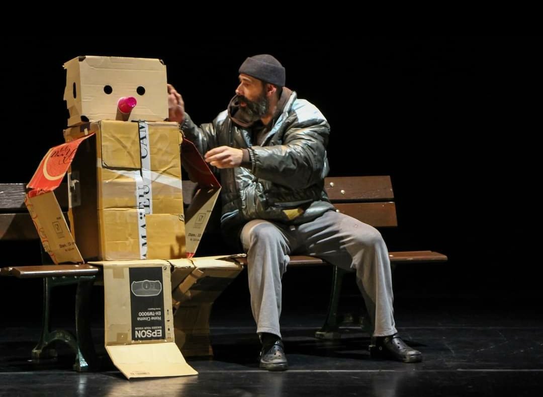 CracLomme's tweet photo. - SPECTACLE -
C'est samedi, n'attendez plus!
 "HOME" de la Compagnie Triffis!
Rendez-vous ce samedi 18 février à 16h00 pour partager un moment ludique et convivial autour d'un objectif, celui de favoriser les changements personnels et sociaux de façon positive. https://t.co/lzrrvESZor
