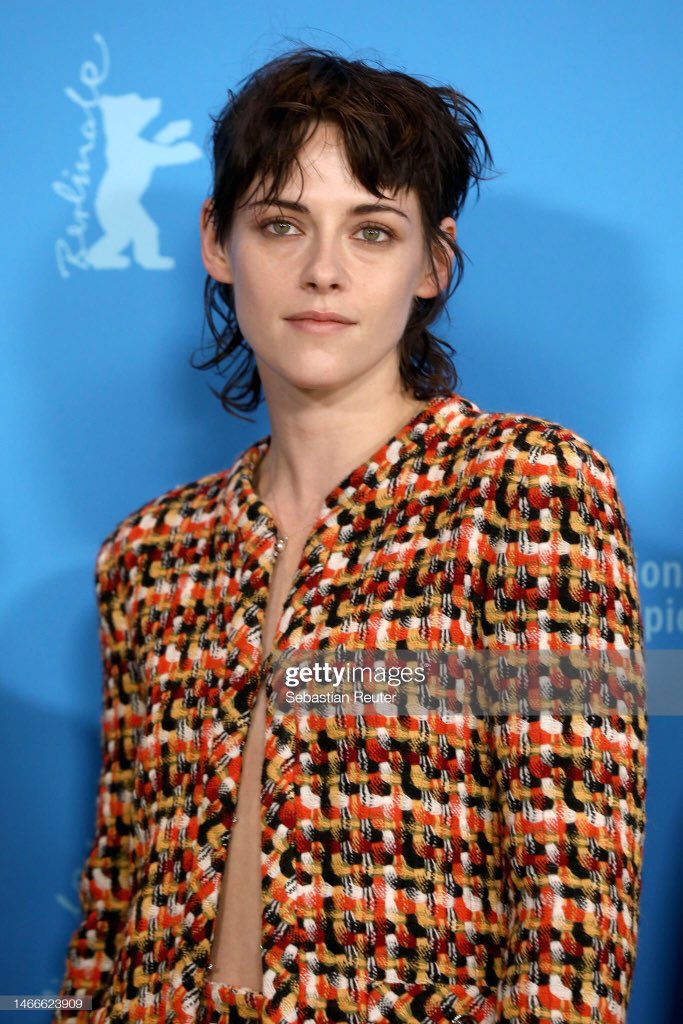 Bon_bon001's tweet photo. President of the International Jury Kristen Stewart poses at the International Jury photocall https://t.co/JRxkrVbf7f