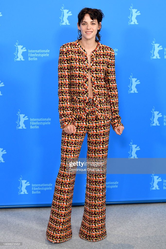 Bon_bon001's tweet photo. President of the International Jury Kristen Stewart poses at the International Jury photocall https://t.co/JRxkrVbf7f