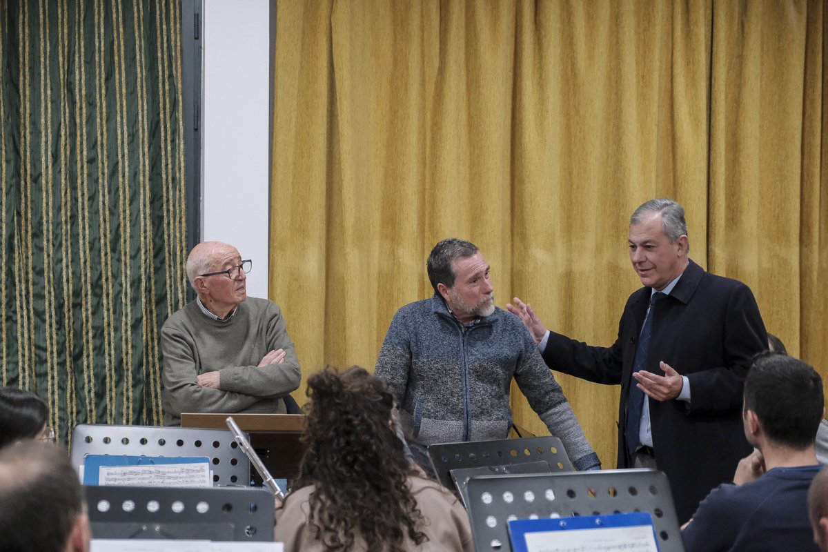 jlsanzalcalde's tweet photo. Pepín Tristán estará en el nomenclator de Sevilla, esa ciudad que amo en vida y que tanto quiere su banda del @MaestroTejera. Una calle para este emblema de la @maestranzapages, de la Semana Santa y de la música de Sevilla.

Mi enhorabuena a toda la banda, a la que tanto aprecio. https://t.co/ewSwpaKdvl
