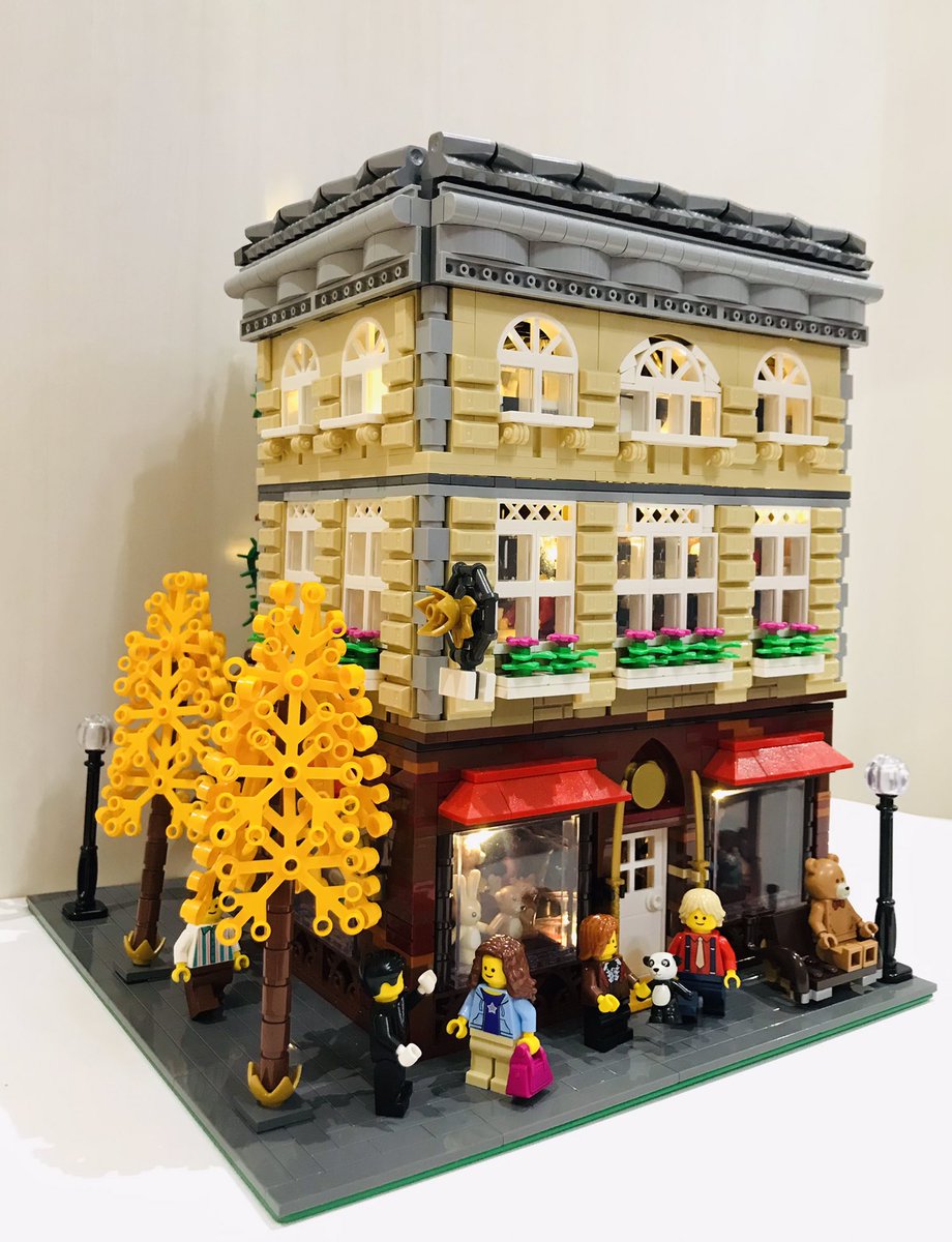 vanillalego's tweet image. 新作モジュール 「テディベアショップ」
完成しました！🧸

3階建、内装もあります。内装詳細はスレッドへ→
#LEGO #レゴ