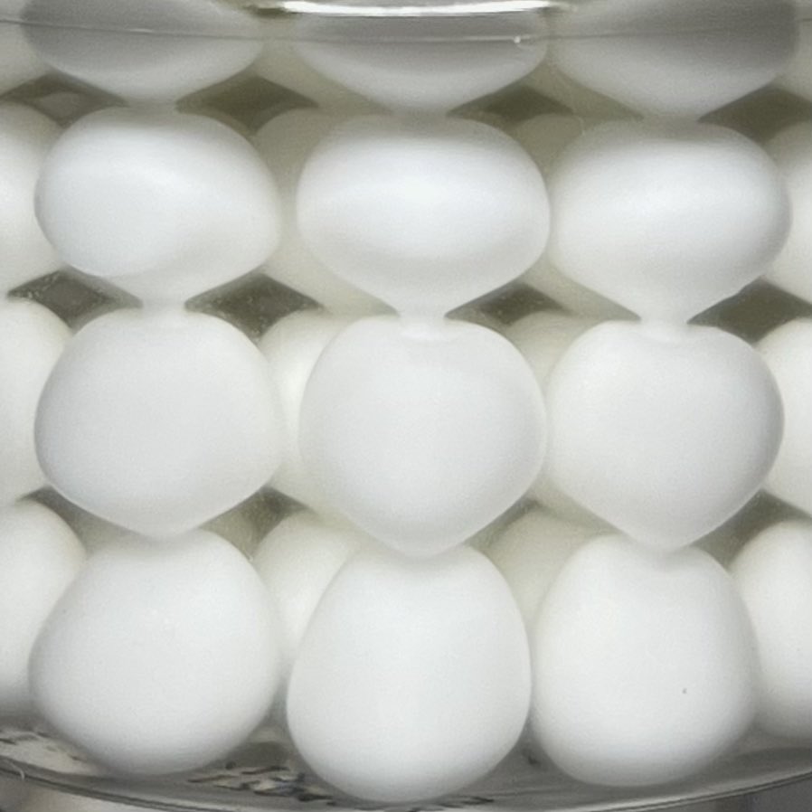 moisturizer skintific yang ini lucu banget bentuknya bulet-bulet mirip sukro 🥹

dan ini pertama kali aku punya skincare yang kandungannya dari white truffle yang biasanya ada di premium brand.. duh di combo sama ceramide lagi. here’s my first impression: