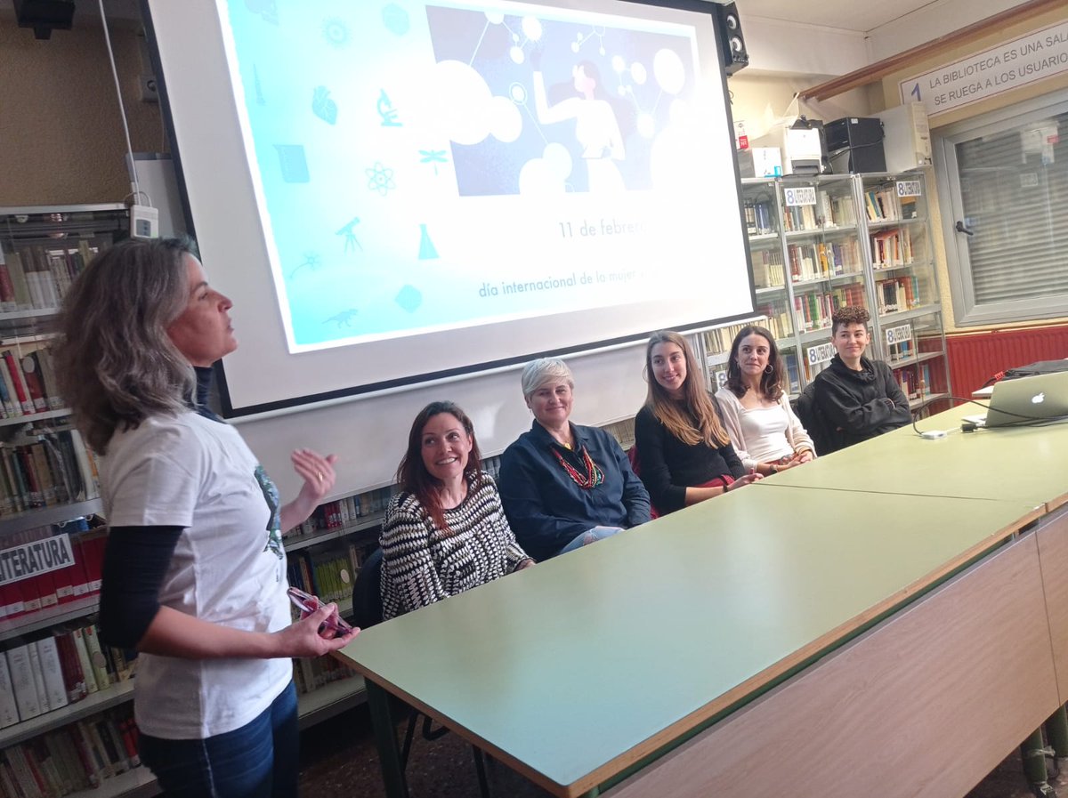 MFerrer_Laura's tweet photo. Ayer participé en la "Jornada Día de la Mujer y la Niña en la Ciencia" en I.E.S. Alonso de Ercilla donde compartí mis experiencias en el bello camino de la ciencia. Espero haber inspirado a muchas jóvenes y haber afianzado y/o despertado vocaciones científicas. #WomenInScience https://t.co/6dR8rkQLqo
