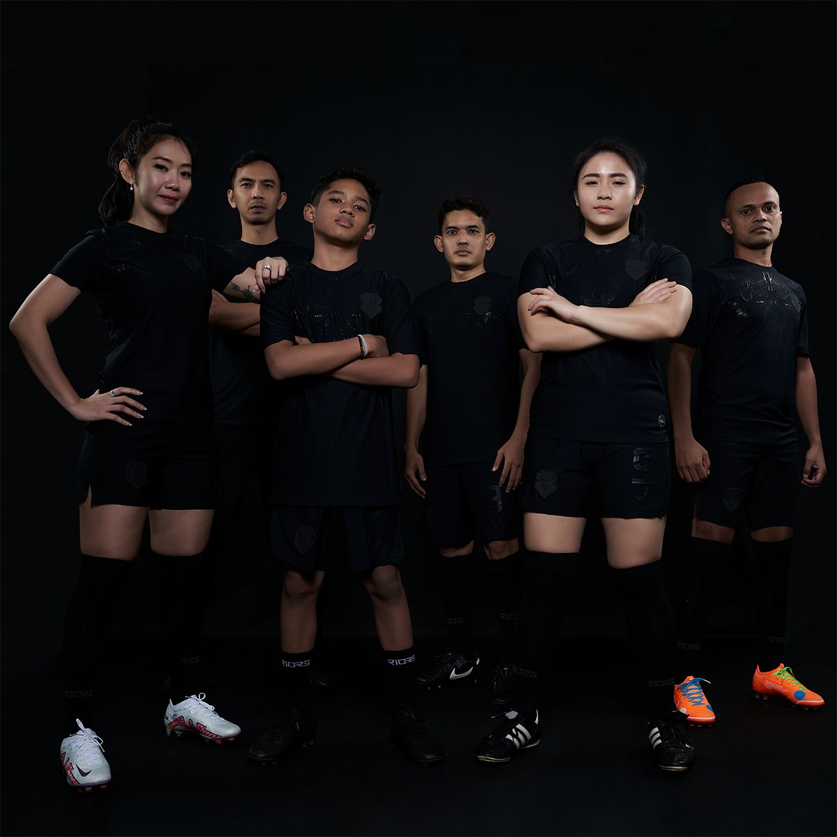 riors_id's tweet photo. Front Toward Enemy 💨🔥💀

Riorize with our new teamwear collection ready to rumble 🦾

Grab it fast now at https://t.co/yx1qyzaNMw! 

#riorize #riors #weareriorize #fightforit https://t.co/wKBovI8Cay