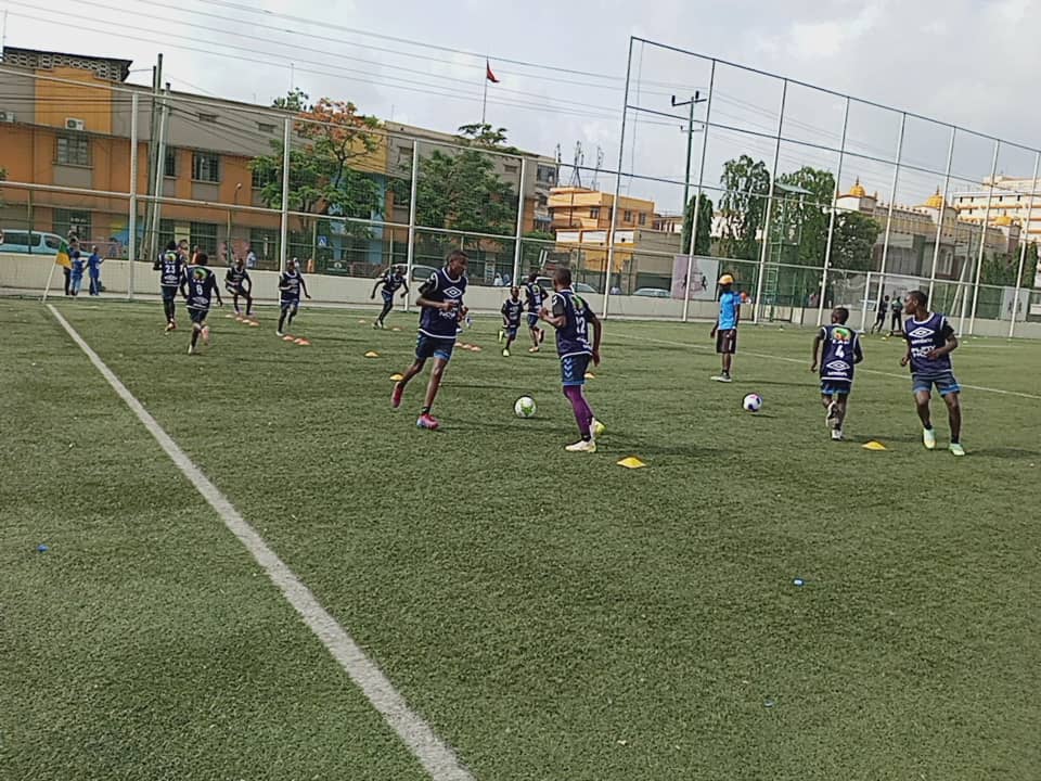 essumbaa's tweet photo. @IGIHE @SchoolSportsRW Ubu imyitozo igeze kure https://t.co/1fyvRXG8QO