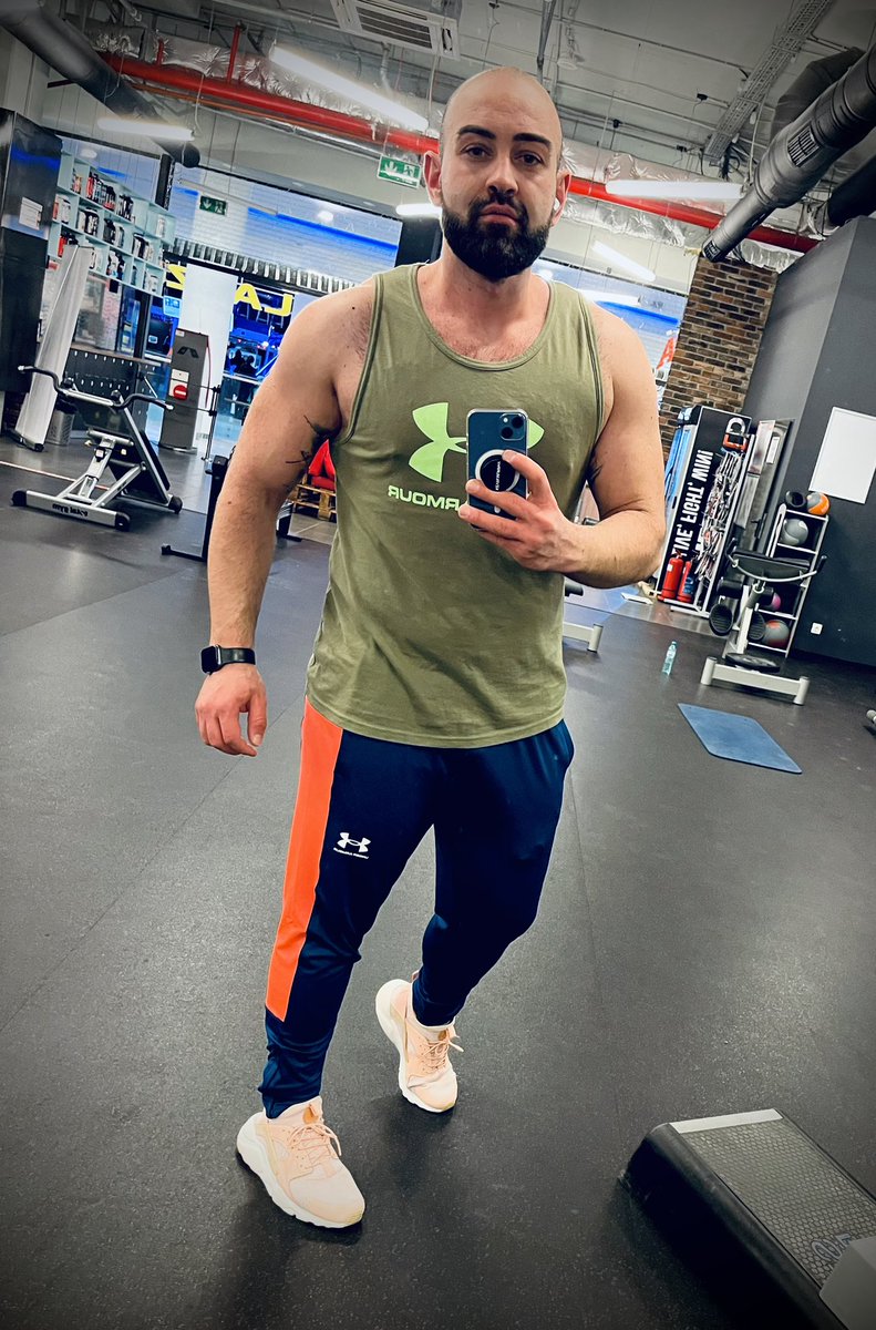 temnilov's tweet photo. Gym time 
#gym #gymtime #workout #workoutmotivation #fitness #fit #man #BEARD #beard #HairyChested #hairygays #muscles #musclebear #wolf #gay #gays #gayselfie #gayfitness #gaymen #gay #gaybulgaria https://t.co/R8qDKsrZQv