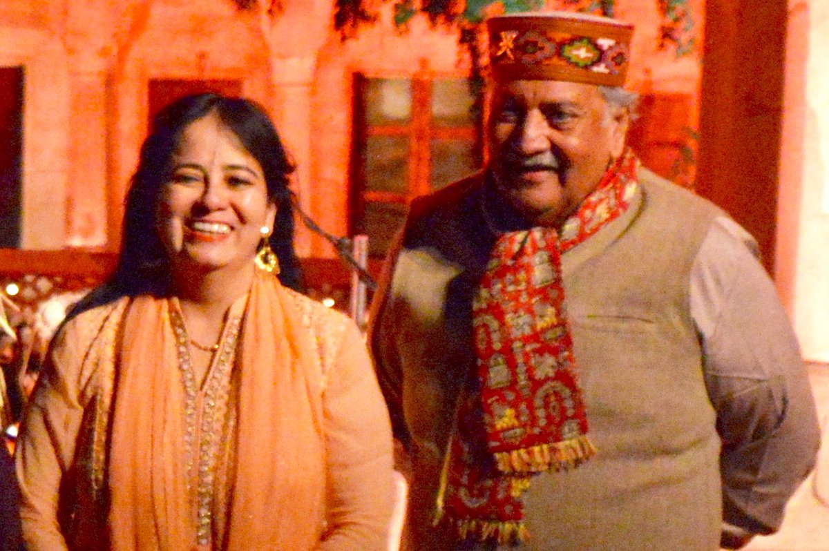 1anuradhapal's tweet photo. Photographs from last week's concert tour of #Rajasthan.
#music #livemusic #ClassicalMusic #FolkMusic #AnuradhaPal #rajasthandiaries #rajasthantourism #mharorajasthan #streeshakti #percussion #rhythm #tabla #rhythmislife #tourdiaries #concerttour https://t.co/7n3f63DPsH